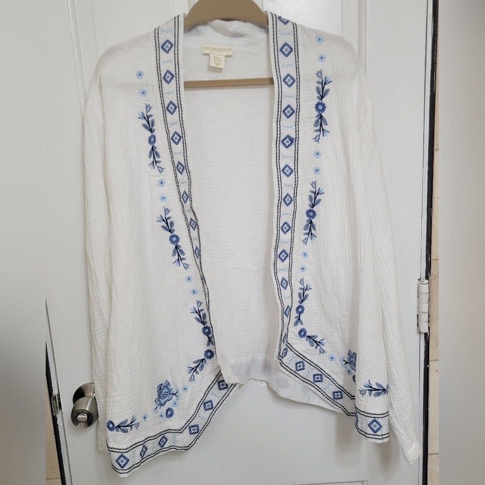 Cynthia Rowley White Open-Front Embroidered Gauze Kimono with Blue Floral Trim - Picture 3 of 10